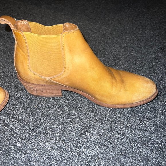 Carson Chelsea - Picture 3 of 6